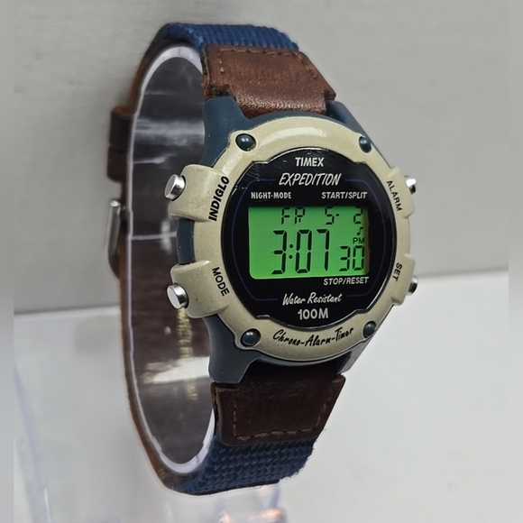 Womens Vintage 1999 Timex Expedition 35mm Digital Watch Khaki Blue New Battery - Picture 3 of 12